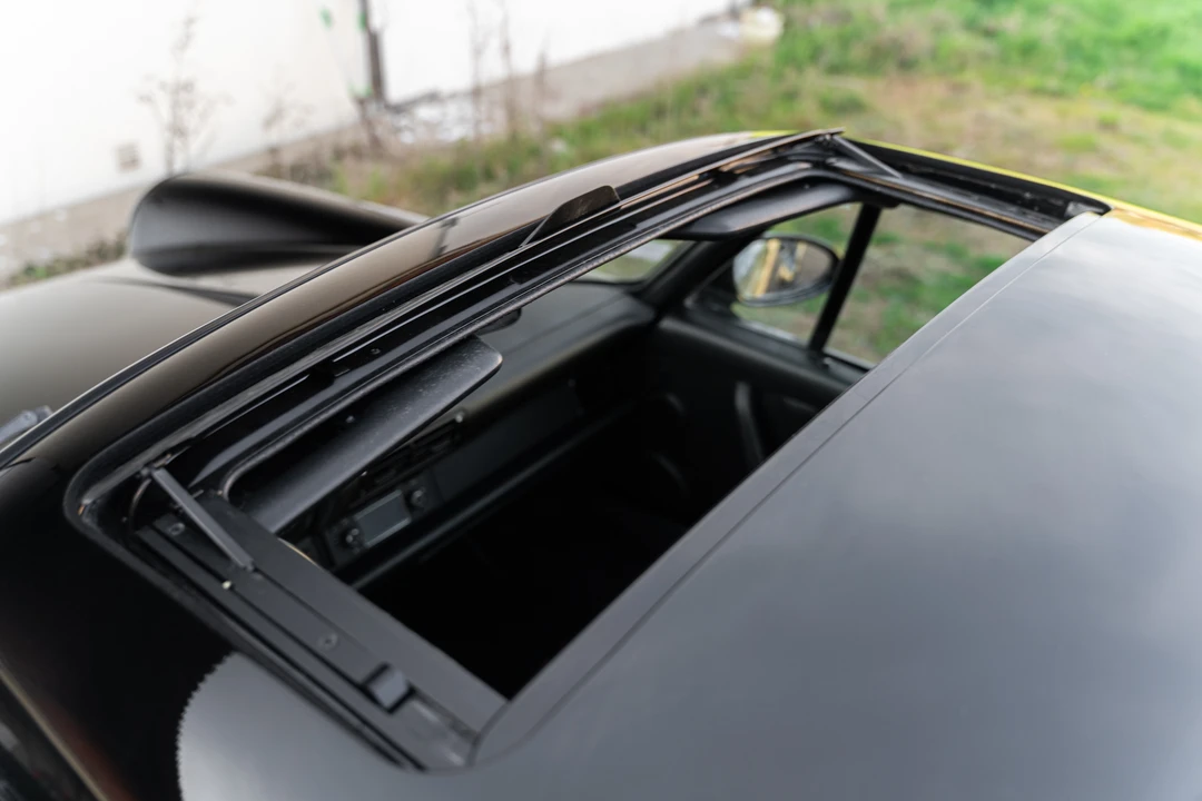 1993 Porsche 964 Turbo - Image 12 of 31