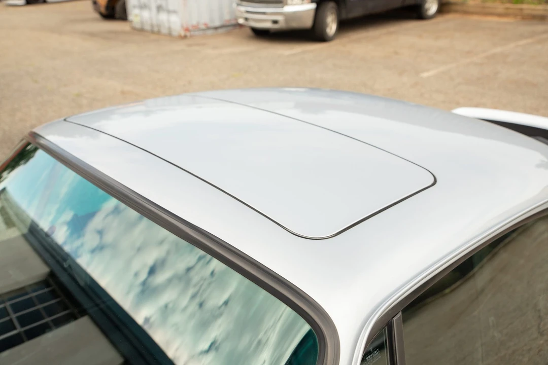 1993 Porsche 964 Carrera 4 - Image 27 of 31