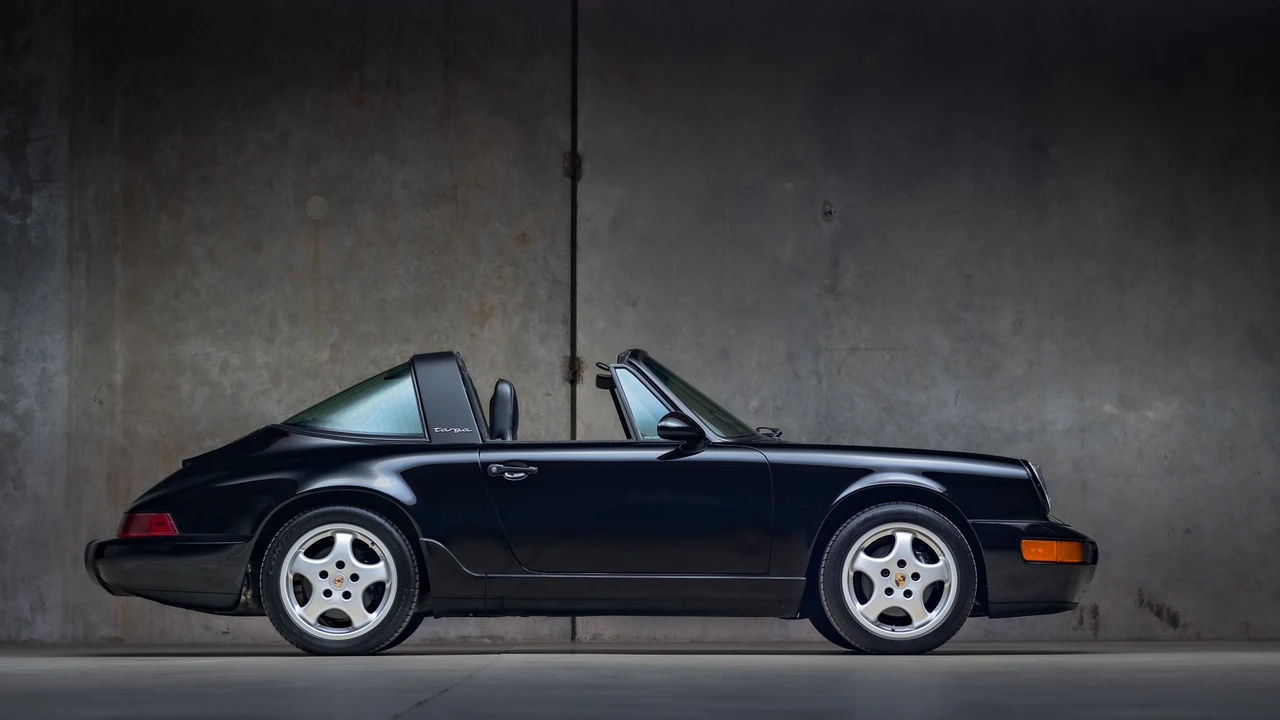 1993 Porsche 964 Carrera 4 - Image 17 of 31