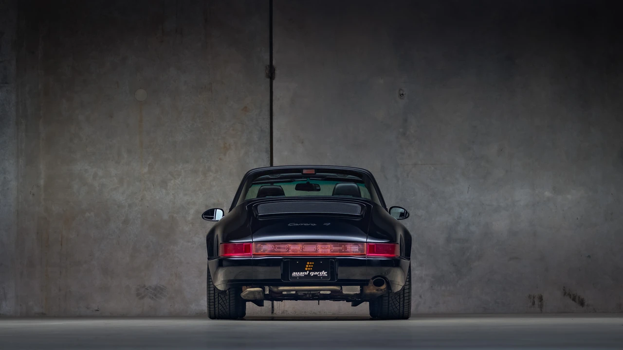 1993 Porsche 964 Carrera 4 - Image 11 of 31