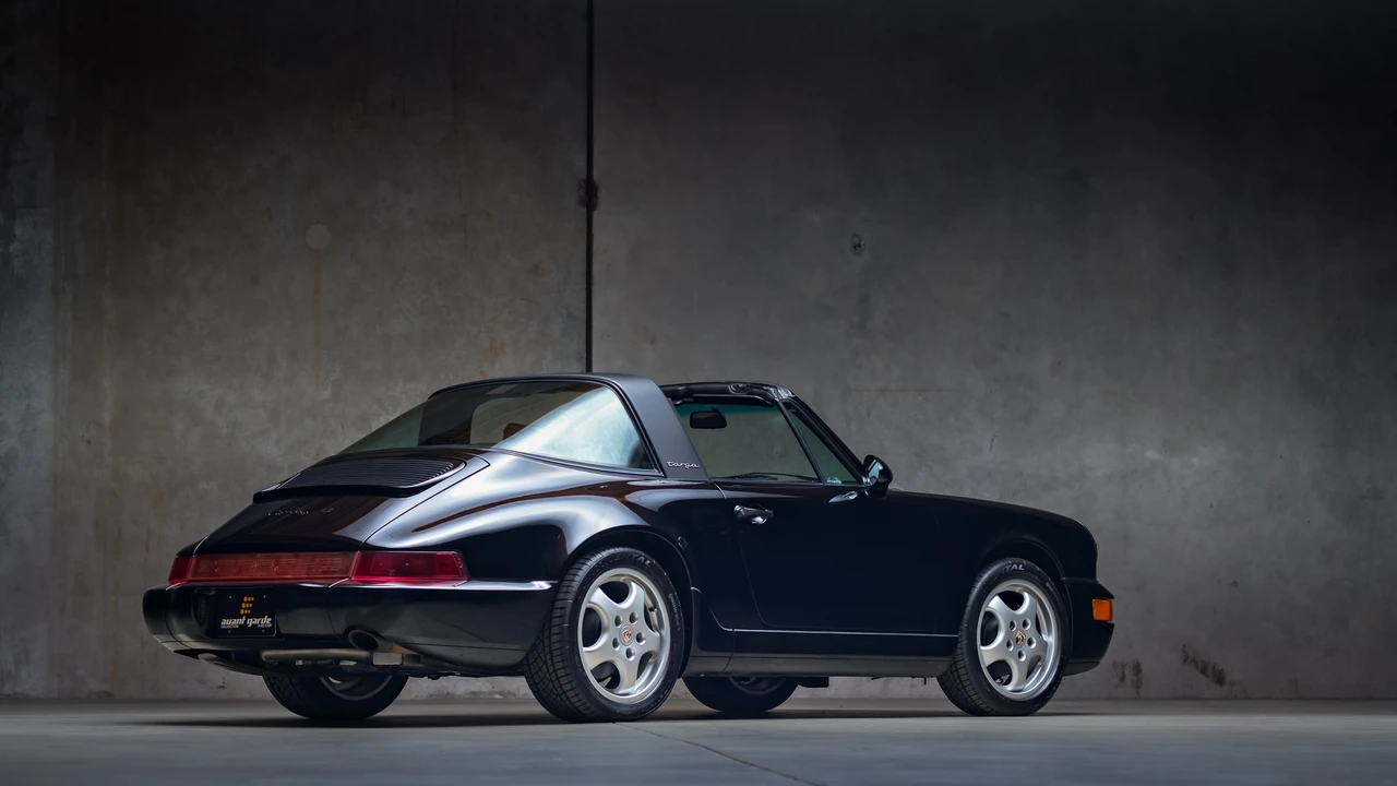 1993 Porsche 964 Carrera 4 - Image 14 of 31