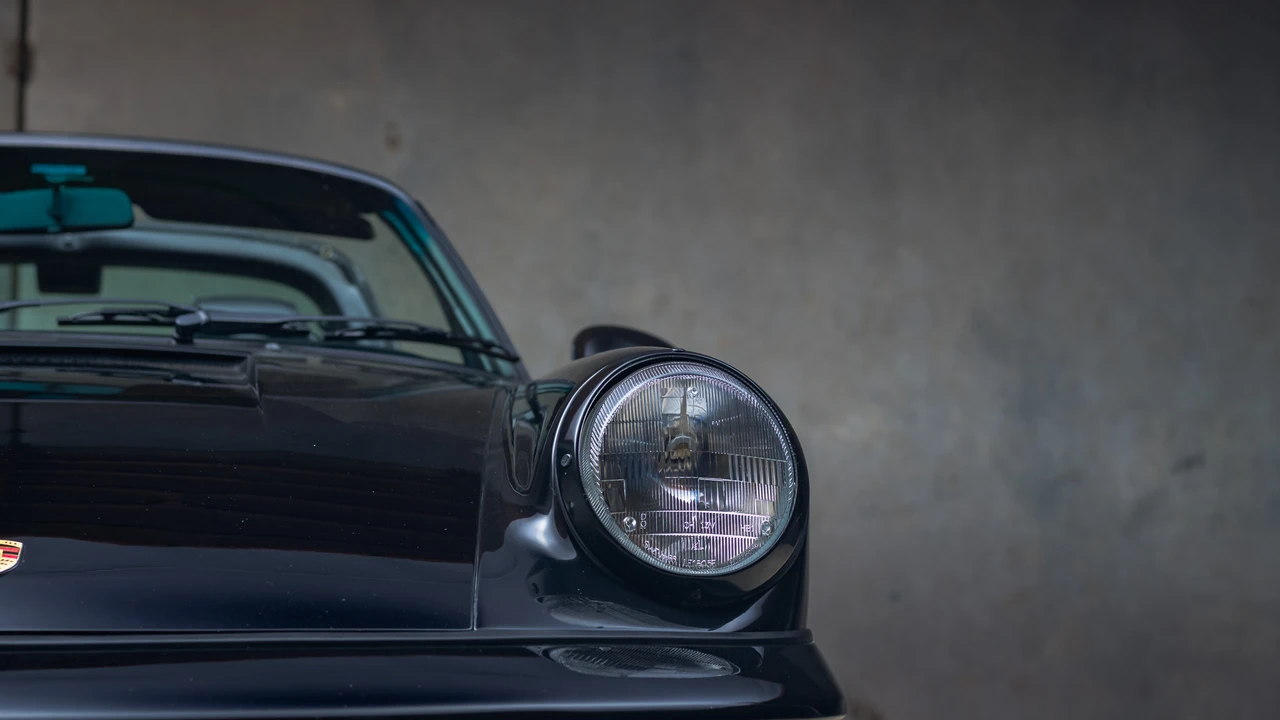 1993 Porsche 964 Carrera 4 - Image 29 of 31