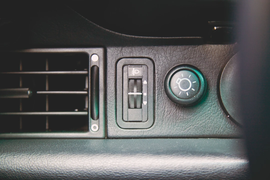 1993 Porsche 964 Turbo - Image 16 of 30