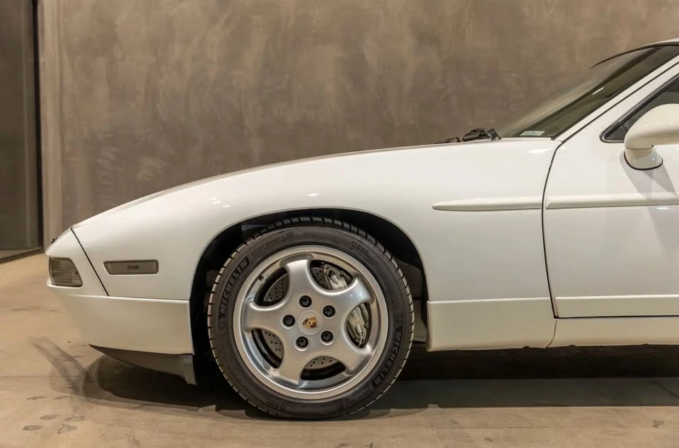 1993 Porsche 928 GTS - Image 13 of 20