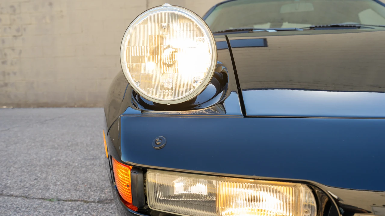 1993 Porsche 928 GTS - Image 12 of 31