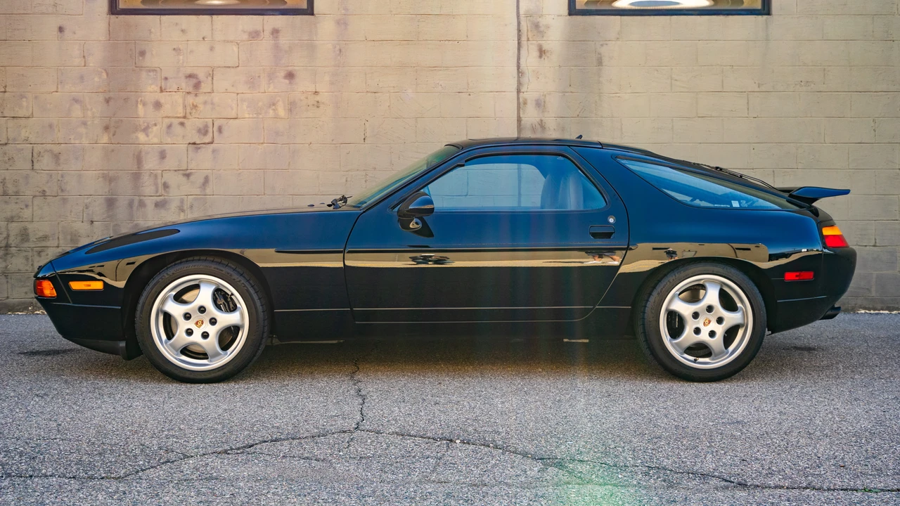 1993 Porsche 928 GTS - Image 8 of 31