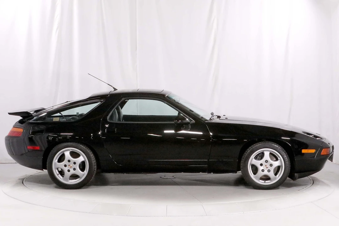 1993 Porsche 928 GTS - Image 12 of 31