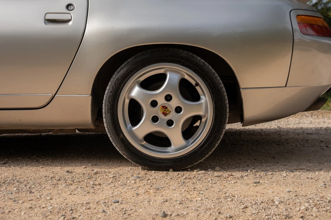 1993 Porsche 928 GTS - Image 12 of 31