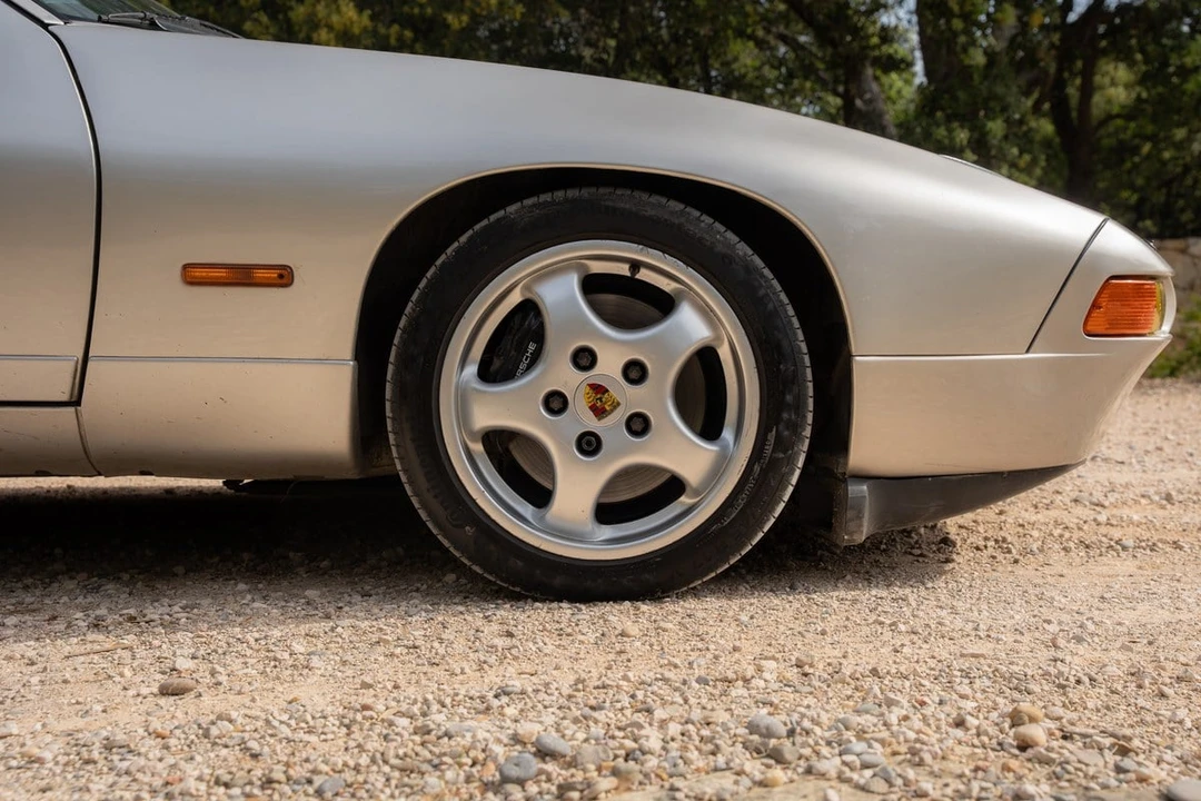 1993 Porsche 928 GTS - Image 14 of 31