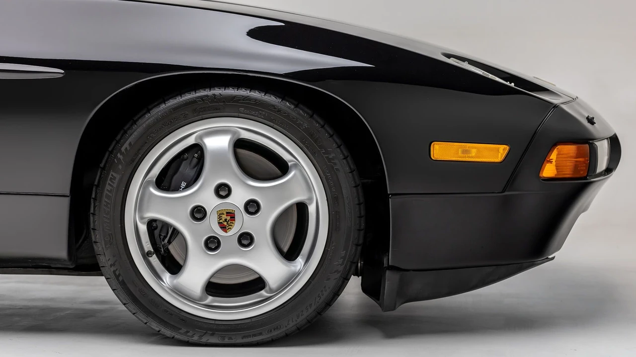 1993 Porsche 928 GTS - Image 22 of 31