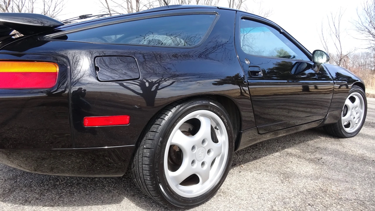 1993 Porsche 928 GTS - Image 14 of 31