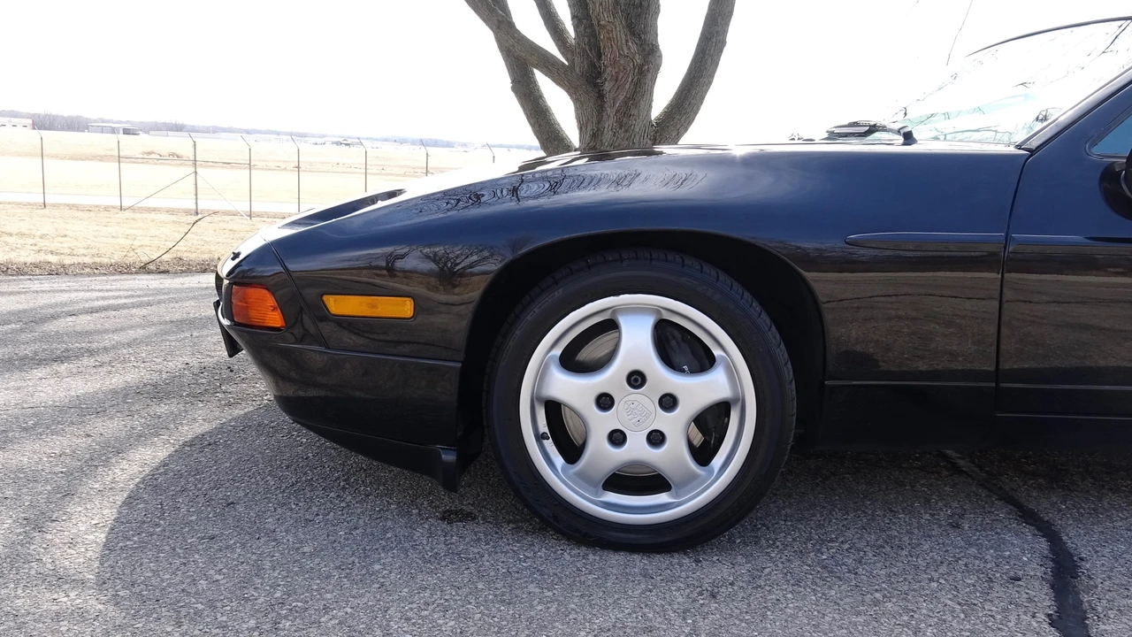 1993 Porsche 928 GTS - Image 19 of 31