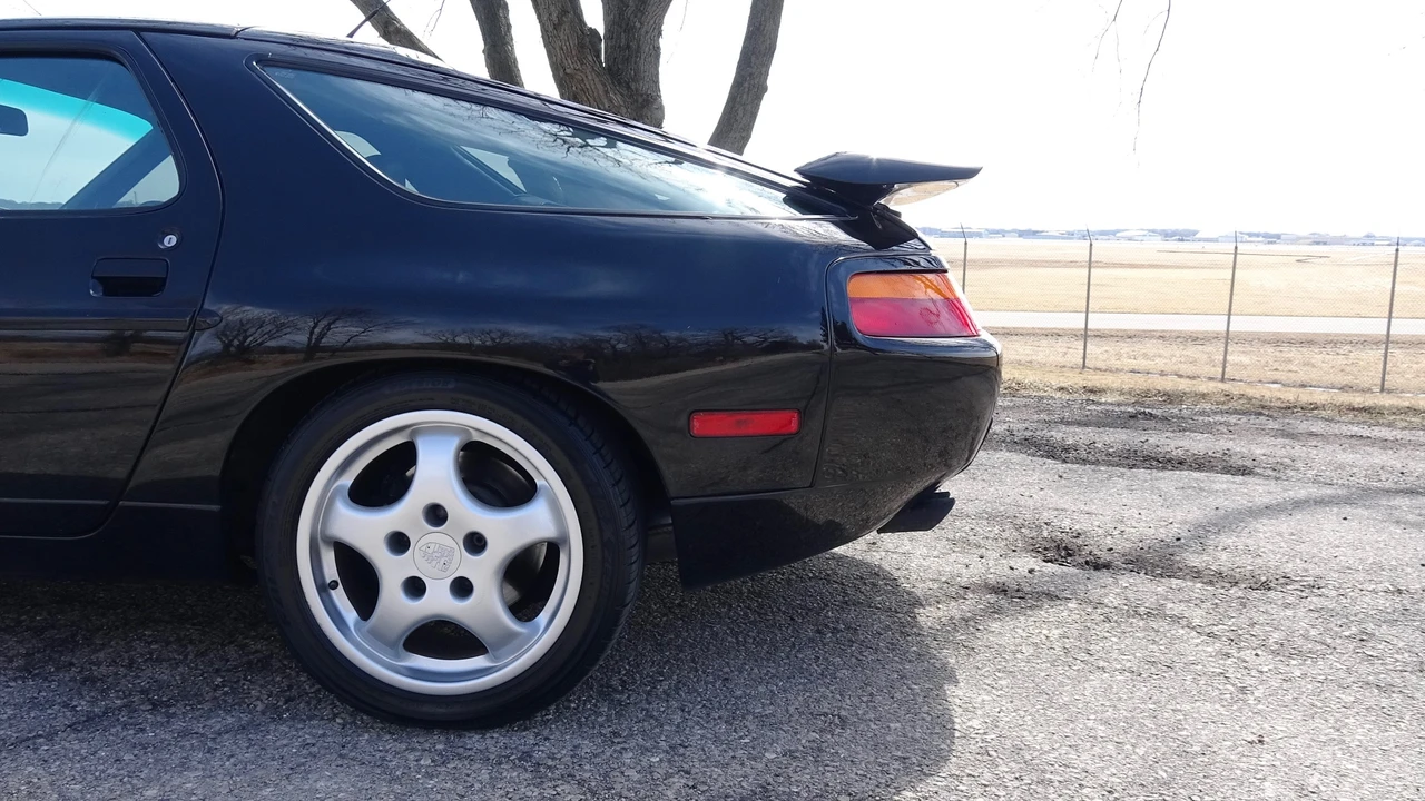 1993 Porsche 928 GTS - Image 18 of 31