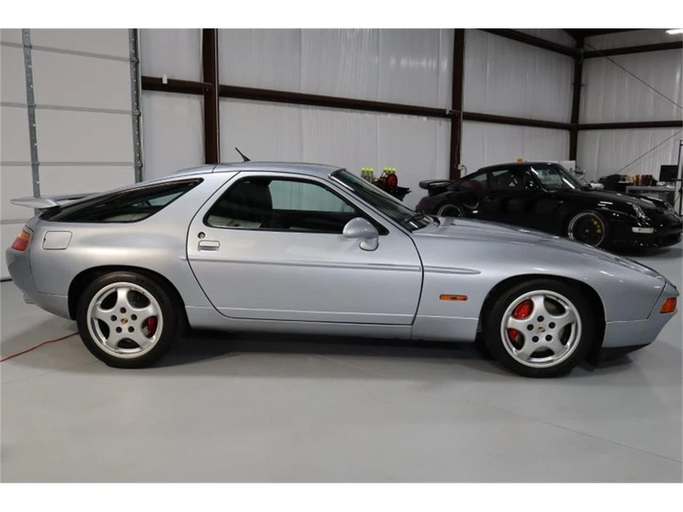 1993 Porsche 928 GTS - Image 10 of 31