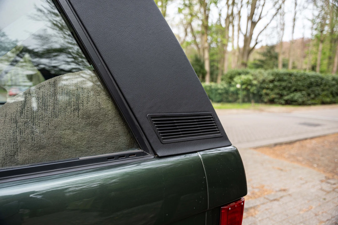 1993 Land Rover Range Rover Classic - Image 13 of 31