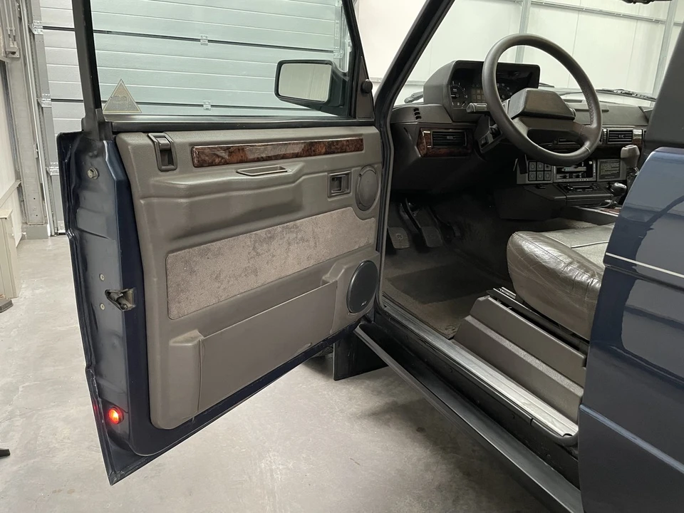 1993 Land Rover Range Rover Classic - Image 12 of 30
