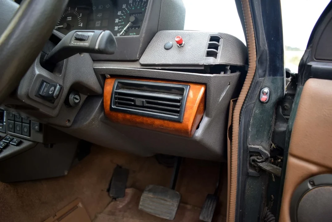 1993 Land Rover Range Rover Classic - Image 28 of 30