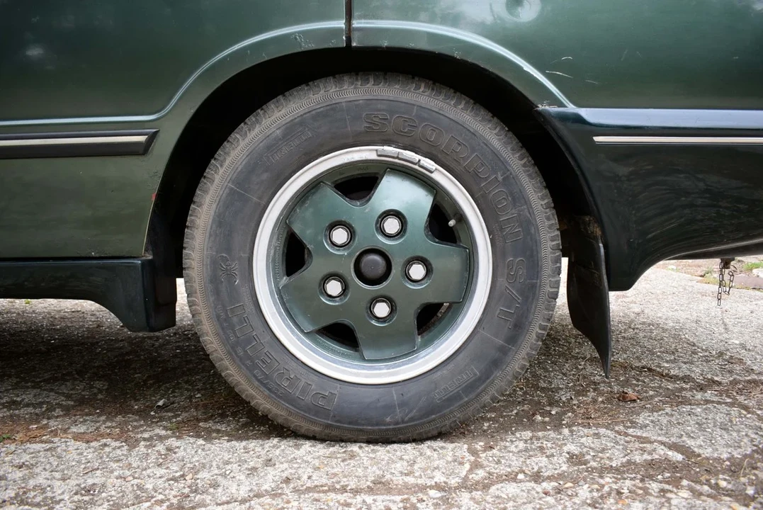 1993 Land Rover Range Rover Classic - Image 17 of 30