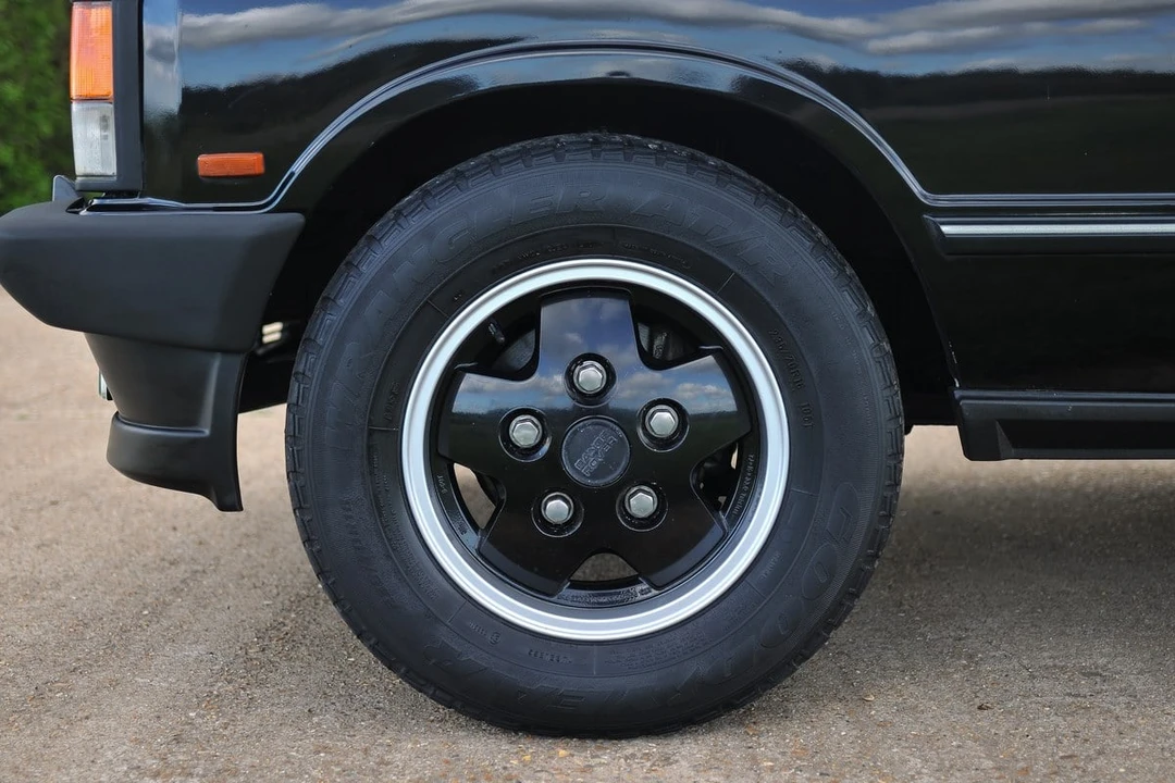 1993 Land Rover Range Rover Classic - Image 9 of 30