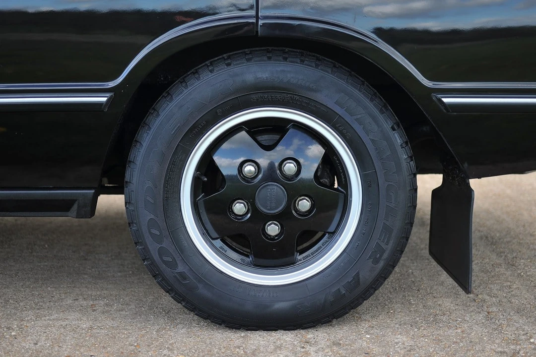 1993 Land Rover Range Rover Classic - Image 10 of 30