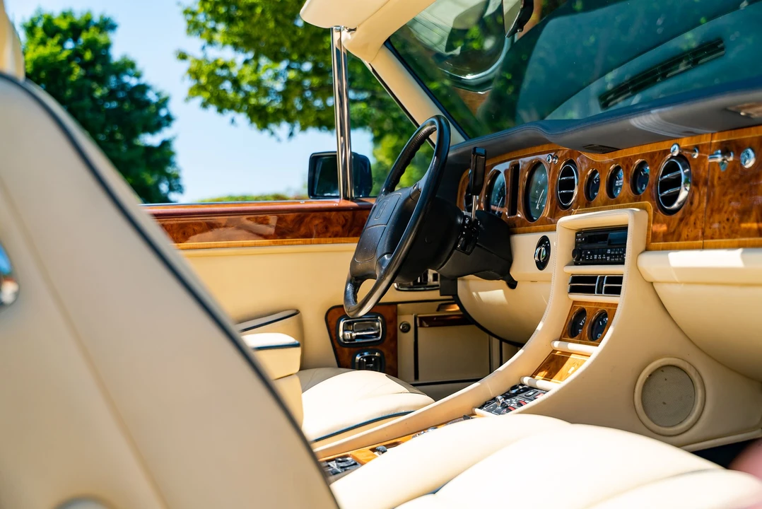 1993 Rolls-Royce Corniche Series IV - Image 15 of 31