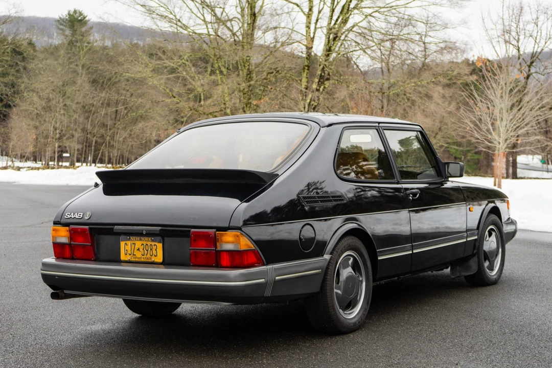 1993 Saab 900 Turbo 1st Gen - Image 2 of 7