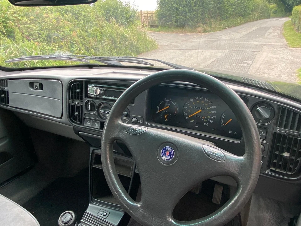 1993 Saab 900 1st Gen - Image 7 of 16