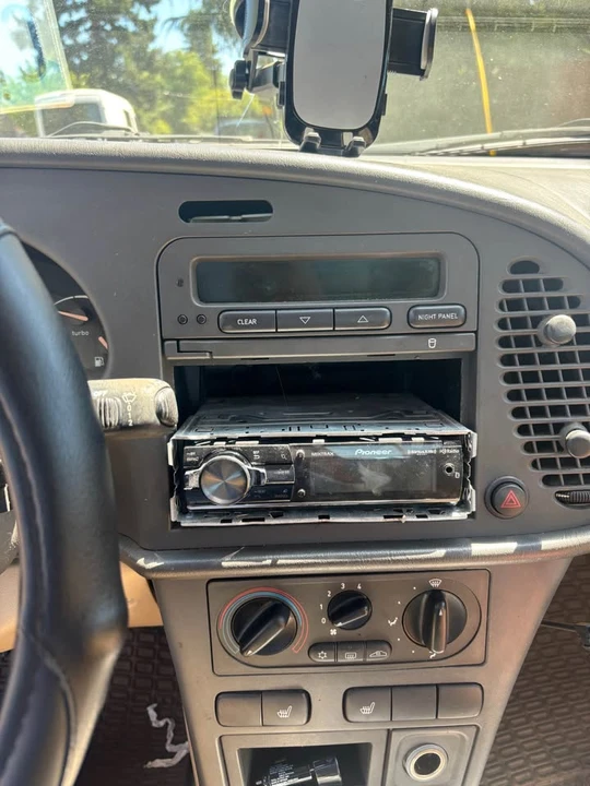1993 Saab 900 1st Gen - Image 2 of 12