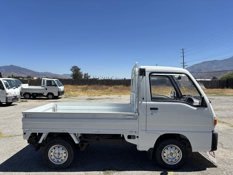 1993 Subaru Sambar 5th Gen - Image 11 of 21