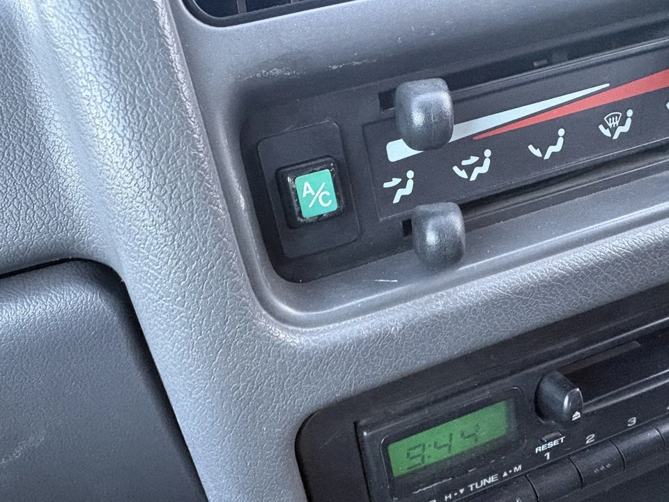 1993 Subaru Sambar 4th Gen - Image 19 of 21