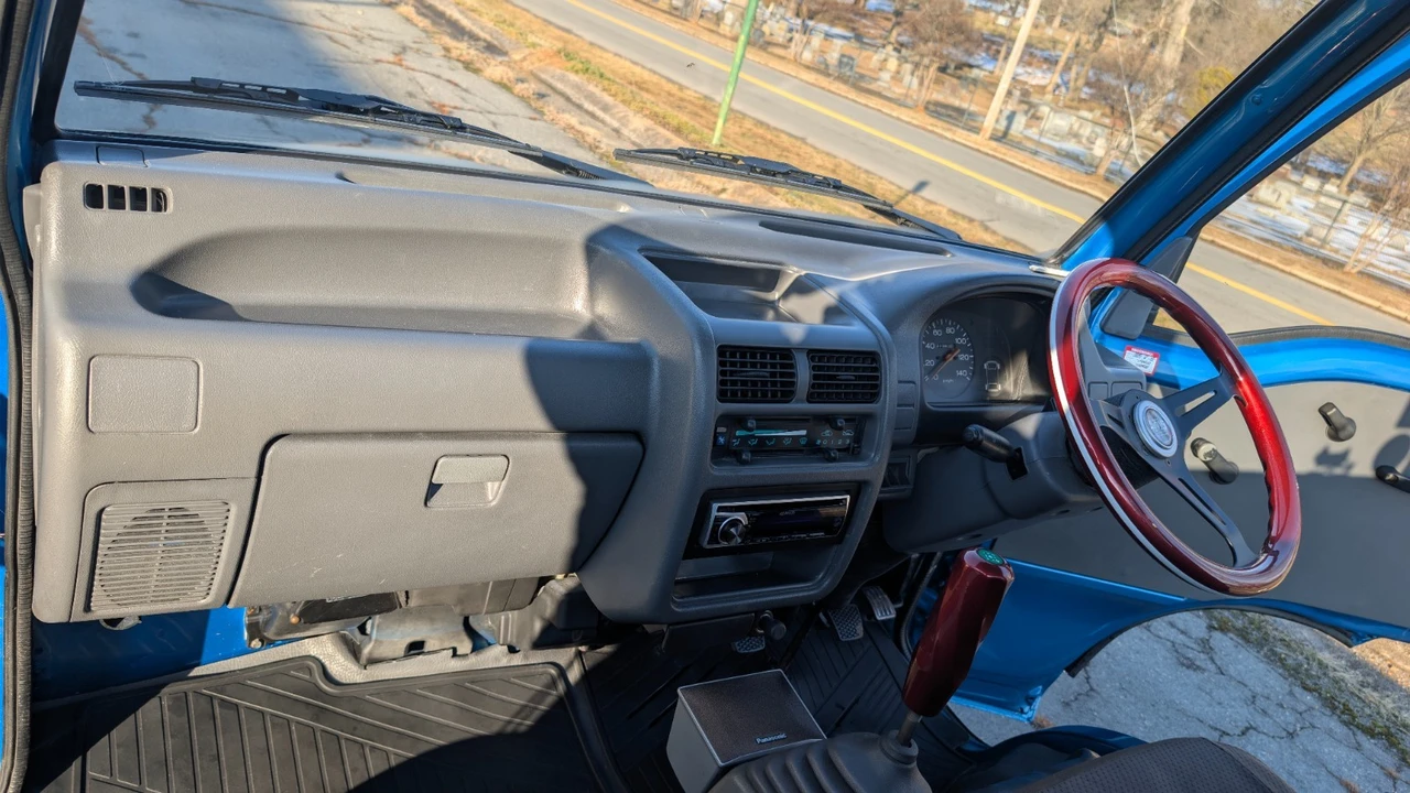 1993 Subaru Sambar 5th Gen - Image 14 of 31