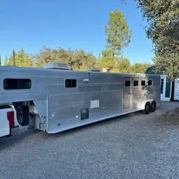 1993 Sundowner 4 Horse Trailer