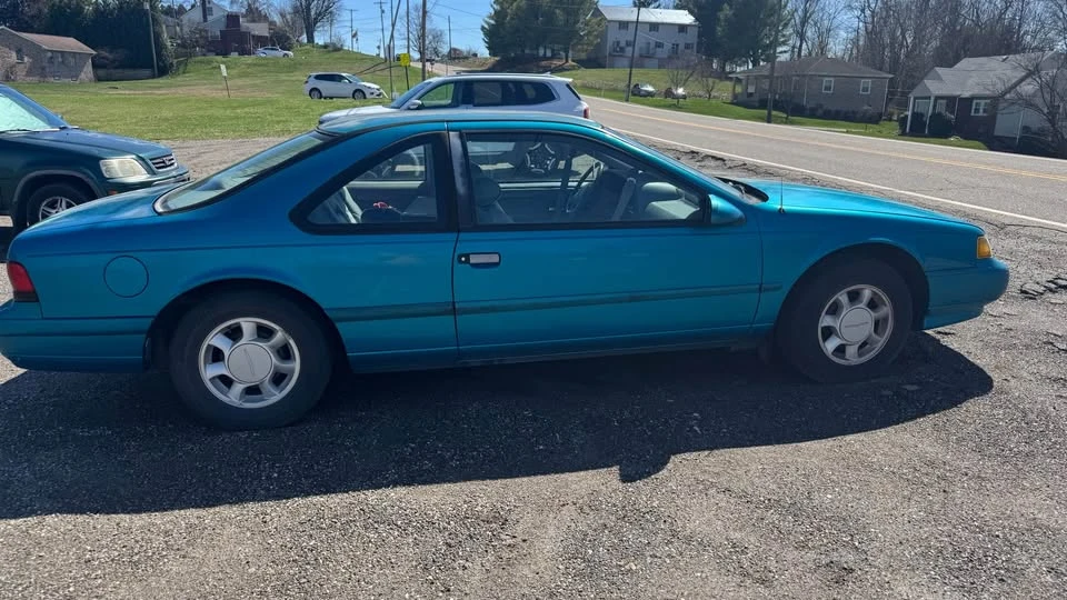 1993 Ford Thunderbird 10th Gen - Image 7 of 10