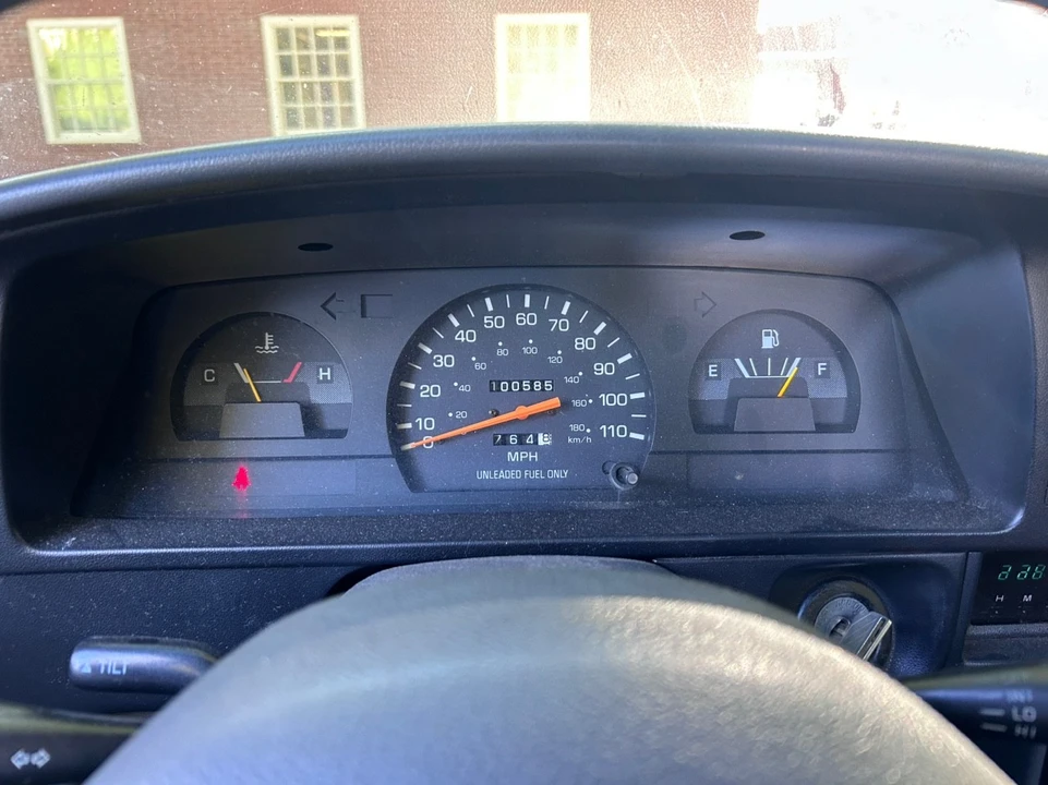 1993 Toyota Hilux 5th Gen - Image 13 of 21