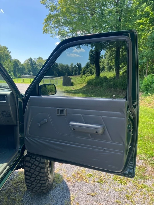 1993 Toyota Hilux 5th Gen - Image 11 of 21