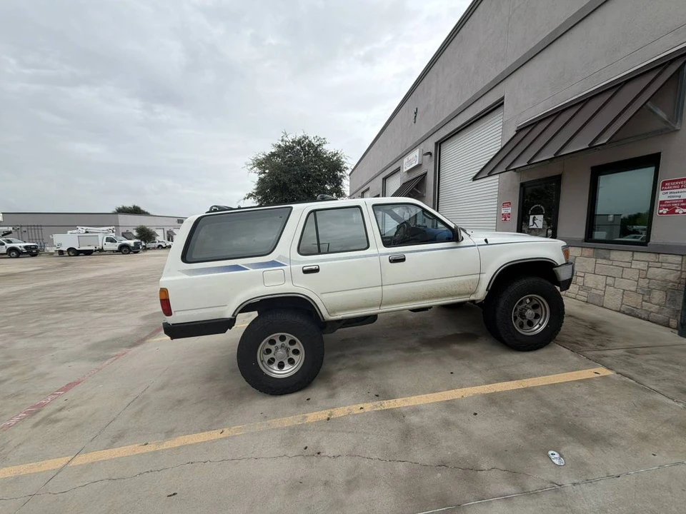 1993 Toyota 4Runner 2nd Gen - Image 4 of 6