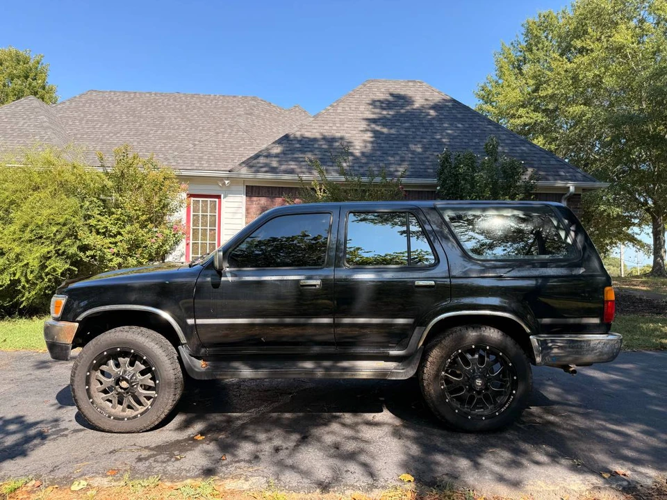 1993 Toyota 4Runner 2nd Gen - Image 9 of 17