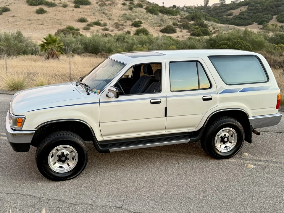 1993 Toyota 4Runner 2nd Gen - Image 10 of 31