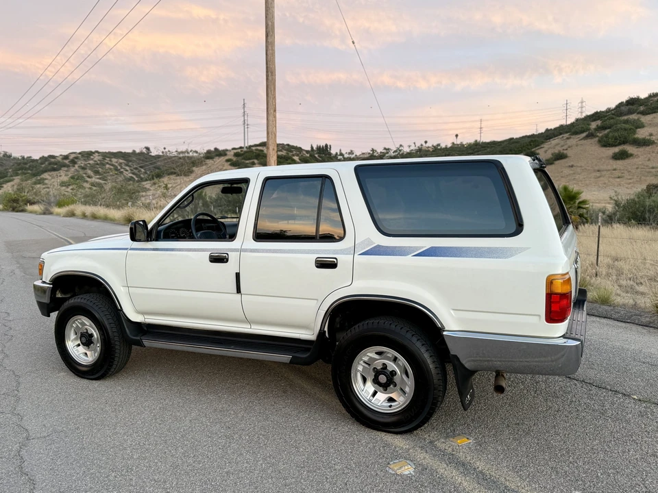 1993 Toyota 4Runner 2nd Gen - Image 15 of 31