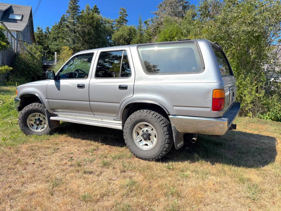 1993 Toyota 4Runner 2nd Gen - Image 2 of 11