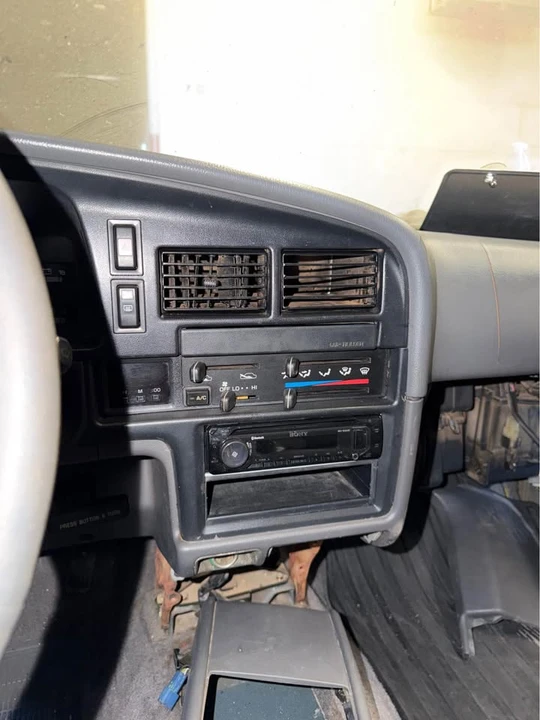 1993 Toyota 4Runner 2nd Gen - Image 10 of 17