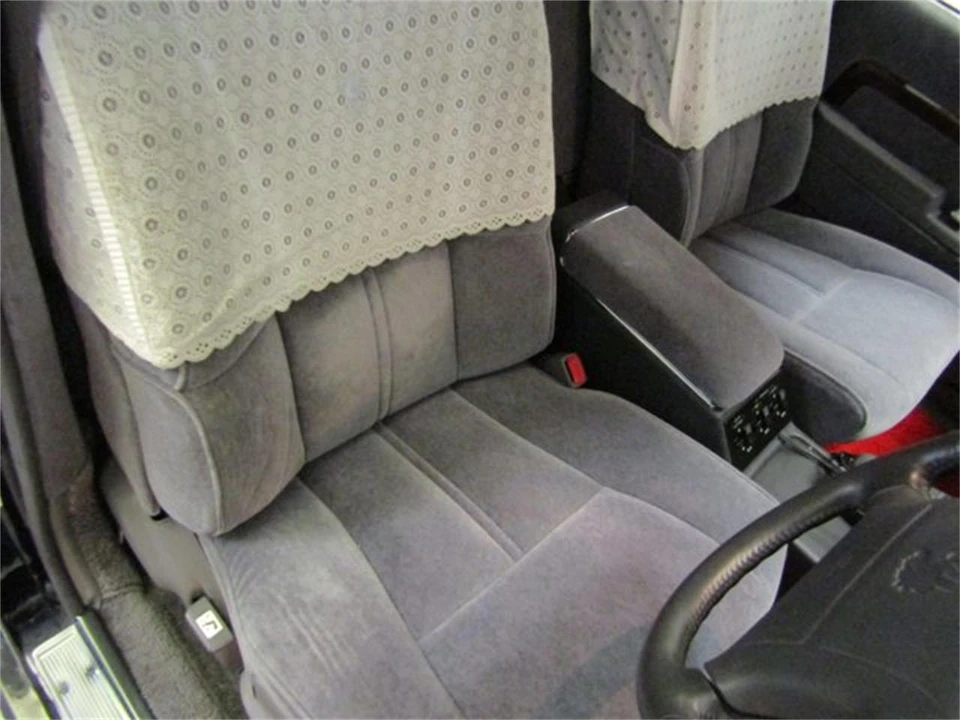 1993 Toyota Century 1st Gen - Image 10 of 31