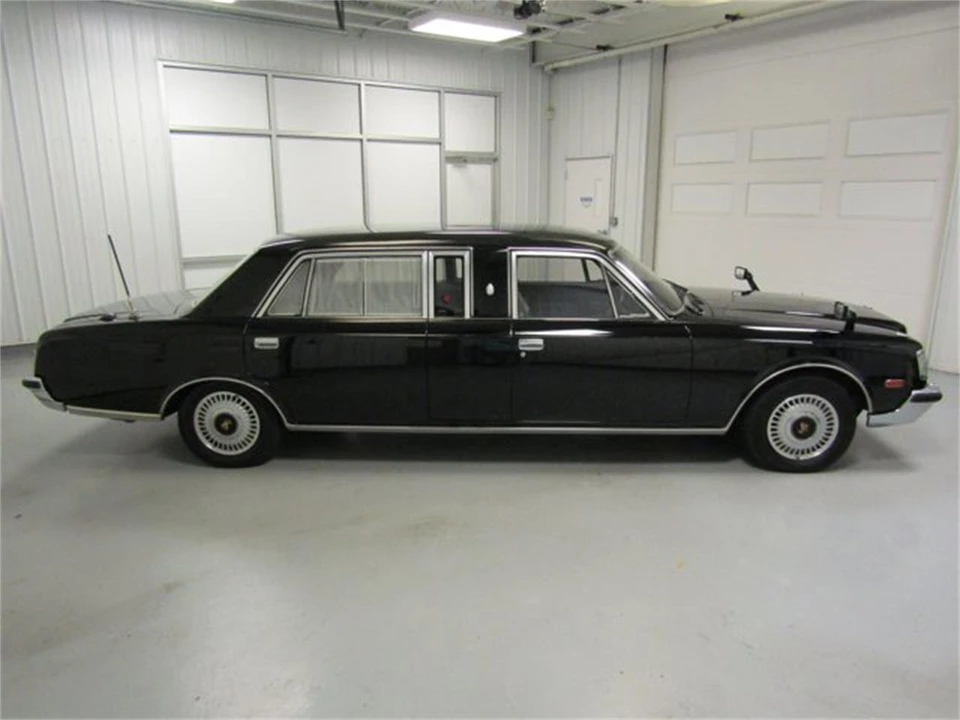 1993 Toyota Century 1st Gen - Image 8 of 31