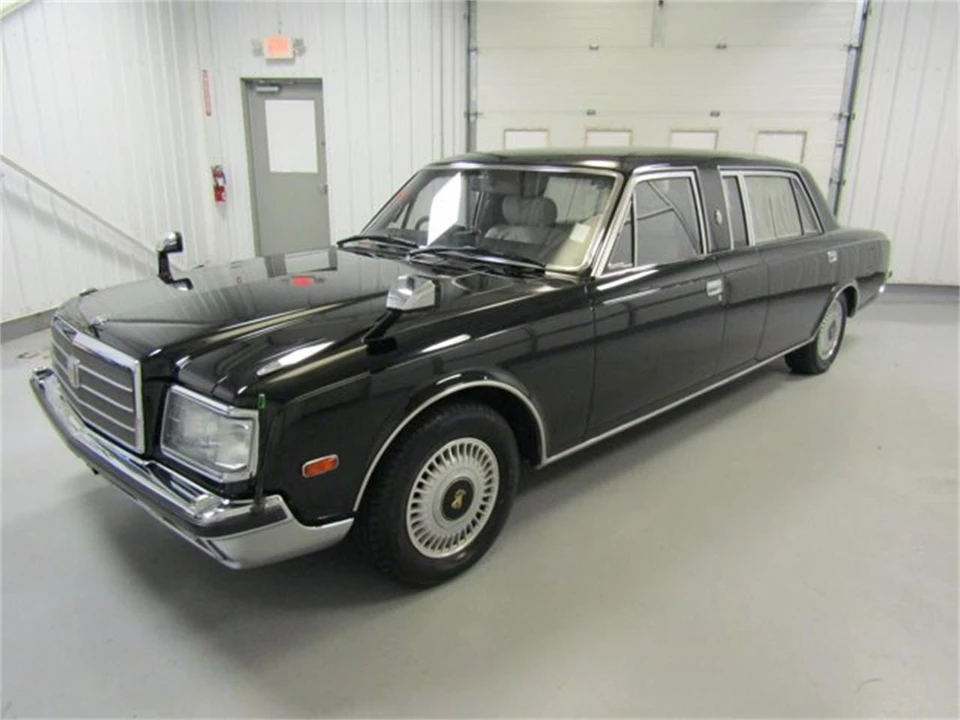 1993 Toyota Century 1st Gen - Image 2 of 31