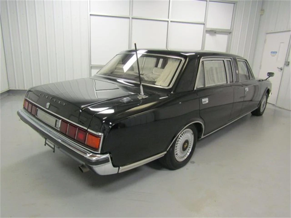 1993 Toyota Century 1st Gen - Image 7 of 31