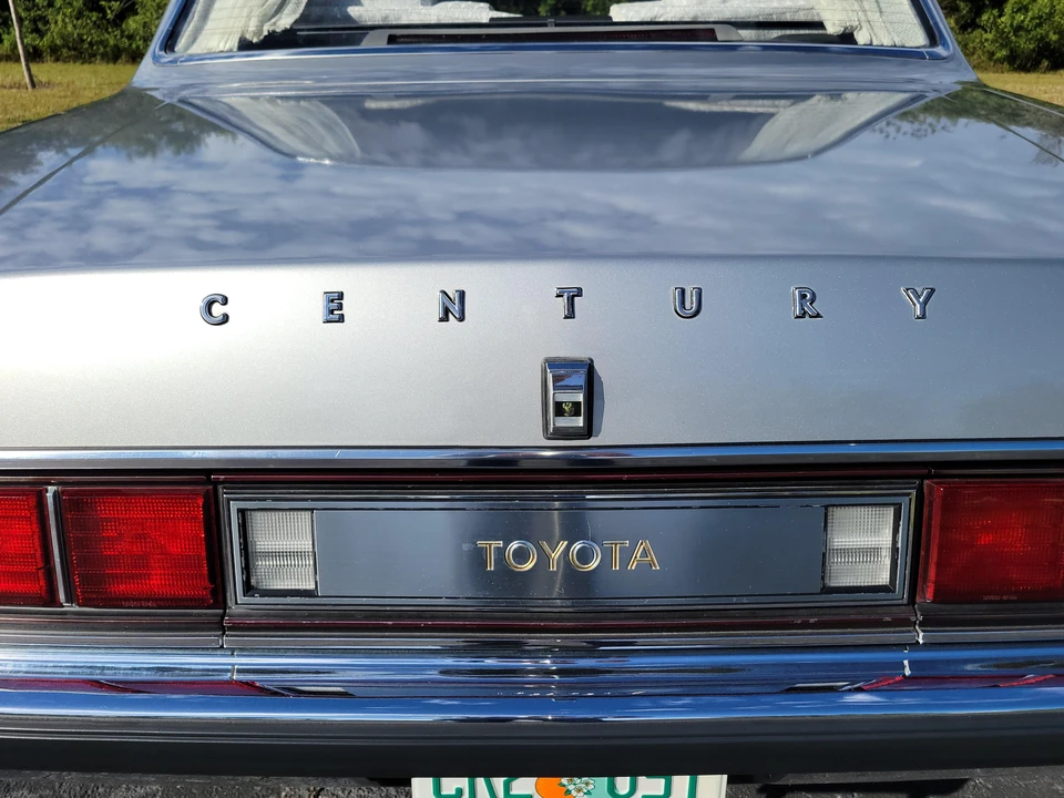 1993 Toyota Century 1st Gen - Image 30 of 31