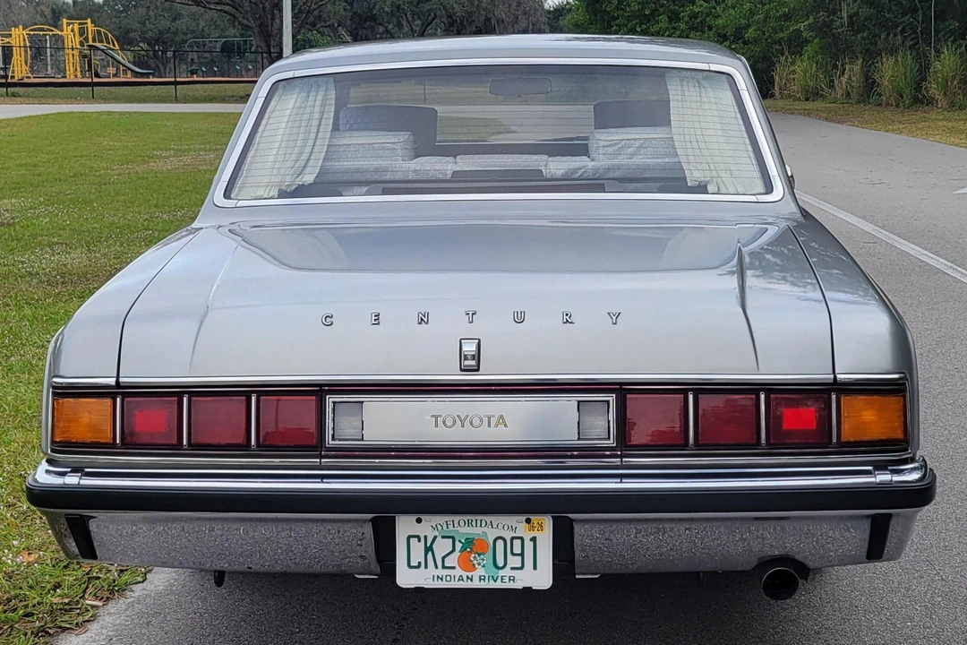 1993 Toyota Century 1st Gen - Image 5 of 31