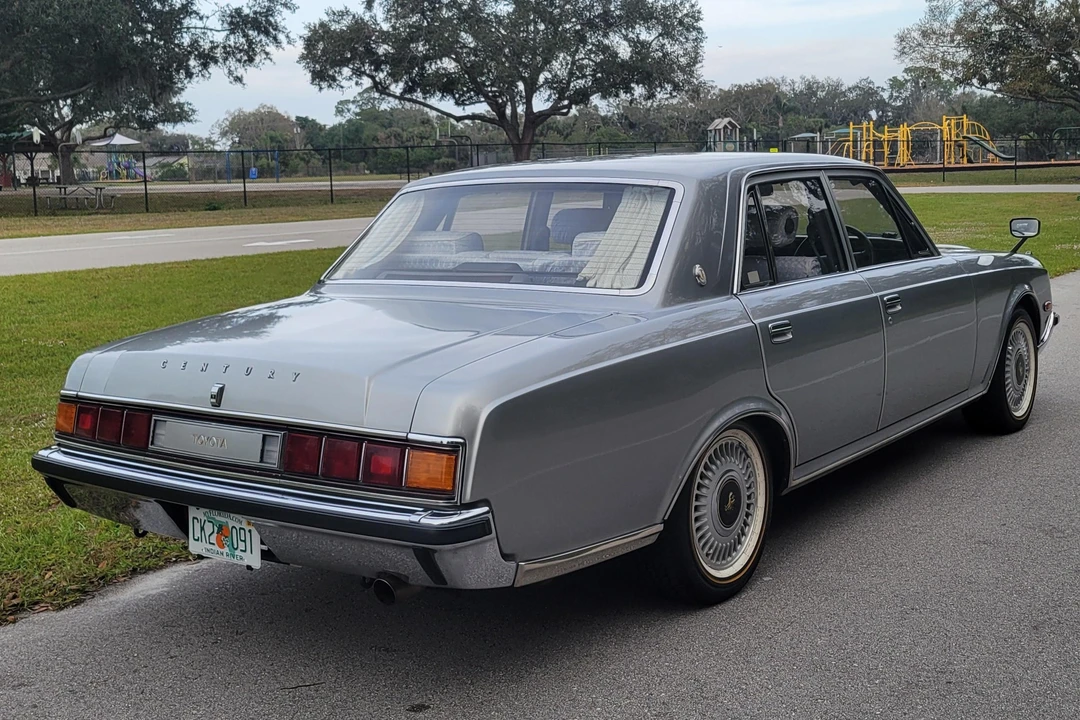 1993 Toyota Century 1st Gen - Image 4 of 31