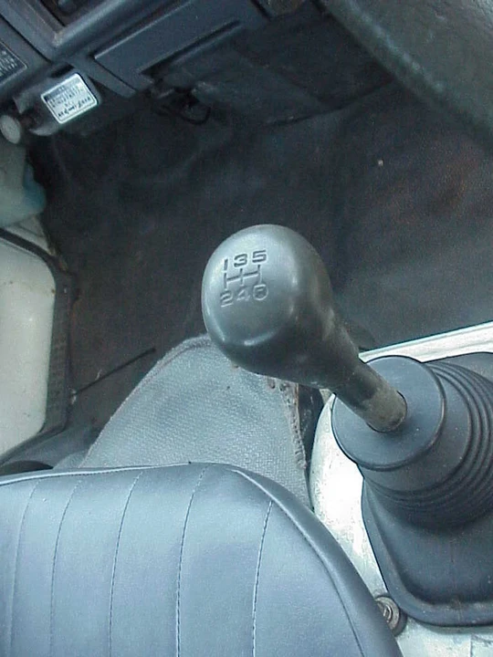 1993 Toyota U60-U90 & Y50-Y60 Dyna - Image 27 of 31