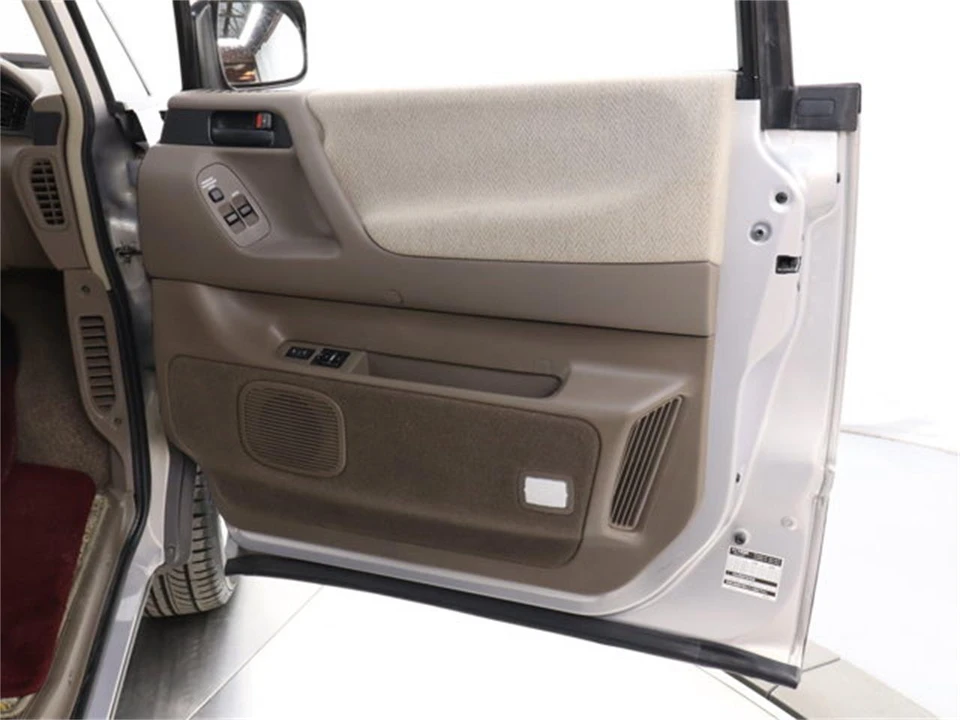 1993 Toyota Previa/Estima 1st Gen - Image 24 of 31
